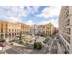 SE VENDE PISO DE 300 METROS CON MUCHAS POSIBILIDADES EN PLAZA DEL PRIM
