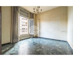 SE VENDE PISO DE 300 METROS CON MUCHAS POSIBILIDADES EN PLAZA DEL PRIM