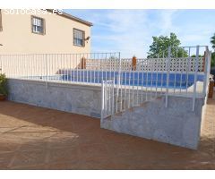 ESPECTACULAR chalet en CHIVA con todas las comodidades y piscina propia.