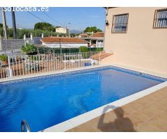 ESPECTACULAR chalet en CHIVA con todas las comodidades y piscina propia.