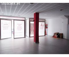 Local comercial de amplias dimensiones con ventanales de acero en zona Miguel Hernández de Alacuás