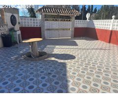 Se vende espectacular chalet en Torrent con 3 habitaciones dobles.