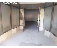 Local comercial a la venta de 188 m2 para poner negocio, garaje o trastero.