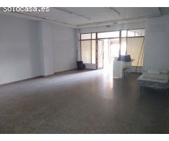 Local comercial a la venta de 188 m2 para poner negocio, garaje o trastero.
