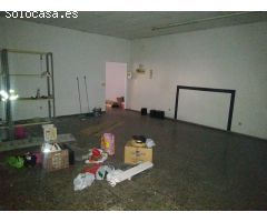 Local comercial a la venta de 188 m2 para poner negocio, garaje o trastero.