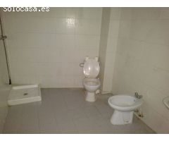Local comercial a la venta de 188 m2 para poner negocio, garaje o trastero.