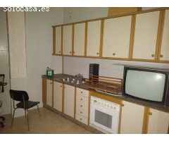 Local comercial a la venta de 188 m2 para poner negocio, garaje o trastero.