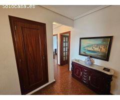 Piso con mucho potencial y posibilidades, todo exterior y vistas despejadas frente al Monasterio