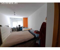 VIVIENDA CÉNTRICA CON CUATRO DORMITORIOS Y DOS BAÑOS