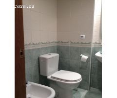 VIVIENDA CÉNTRICA CON CUATRO DORMITORIOS Y DOS BAÑOS