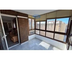 EXCLUSIVA. AMPLIA VIVIENDA CERCA DE RENFE CON PLAZA DE GARAJE OPCIONAL