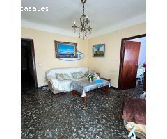 AMPLIO PISO EN ALTOZANO DE CUATRO DORMITORIOS