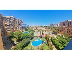 amplia vivienda  en el PAU 2 de San Blas, garaje, piscina, etc