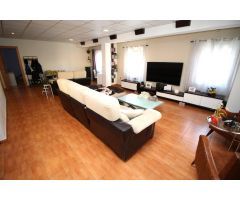 IMPRESIONANTE VIVIENDA SOBRE LOCAL COMERCIAL DIVIDIDO EN DOS NEGOCIOS