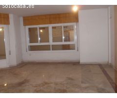 190 m2 DE VIVIENDA + 2 GARAJES SITUADA EN PLENO CENTRO DE EL EJIDO CON VISTAS AL BULEVAR.