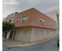 VIVIENDA SOBRE LOCAL HACIENDO ESQUINA EN EL EJIDO - ALMERÍA