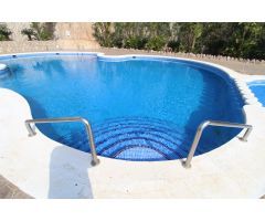 APARTAMENTO CON AMPLIA TERRAZA Y VISTAS AL MAR EN URBANIZACION BELLATERRA