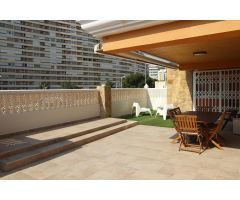 APARTAMENTO CON AMPLIA TERRAZA Y VISTAS AL MAR EN URBANIZACION BELLATERRA