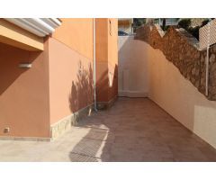 APARTAMENTO CON AMPLIA TERRAZA Y VISTAS AL MAR EN URBANIZACION BELLATERRA