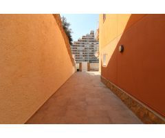 APARTAMENTO CON AMPLIA TERRAZA Y VISTAS AL MAR EN URBANIZACION BELLATERRA