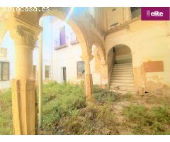 OPORTUNIDAD DE INVERSION MAGNIFICO PALACETE SEÑORIAL  EN EL CENTRO