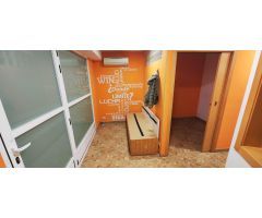Se vende o alquila local en Plaza Esparraguera