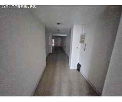 Se alquila local de oficinas en pleno centro de Castellón, en c/ Mayor mirando a plaza Santa Clara