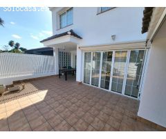 Se vende propiedad consistente en 2 villas pareadas independientes sobre un solar de 1127 m2