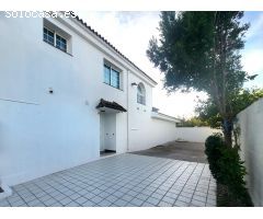 Se vende propiedad consistente en 2 villas pareadas independientes sobre un solar de 1127 m2