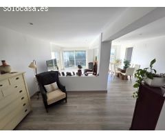 Se vende apartamento en primera línea de mar, frente a la playa del Gurugú. Apartamento reformado