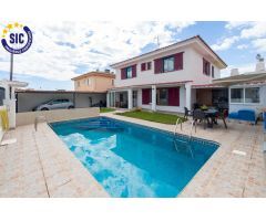 ESTUPENDA VILLA EN BENICASIM