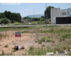 SOLAR EN VENTA CON VISTAS A LA POBLACIÓN Y CENTRO DE SALUD