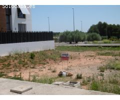 SOLAR EN VENTA CON VISTAS A LA POBLACIÓN Y CENTRO DE SALUD