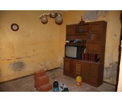 CASA DE PUEBLO CON GARAJE Y PEQUEÑO SOLAR PARA REFORMAR EN VALL DALBA
