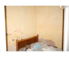CASA DE PUEBLO CON GARAJE Y PEQUEÑO SOLAR PARA REFORMAR EN VALL DALBA