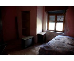CASA DE PUEBLO CON GARAJE Y PEQUEÑO SOLAR PARA REFORMAR EN VALL DALBA