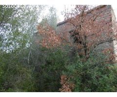 MASIA PARA REFORMAR CON TERRENO Y ACCESO POR CAMINO ASFALTADO