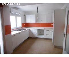 CASA AMPLIA CON VARIAS VIVIENDAS Y ALMACEN