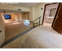 Impresionante local en varias alturas en la zona Este de Castellón de la Plana