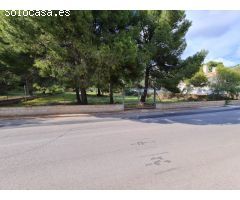 Parcela en el centro de la Urbanización