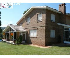 IMPRESIONANTE CHALET EN URBANIZACION LAS PALMAS - BENICASSIM