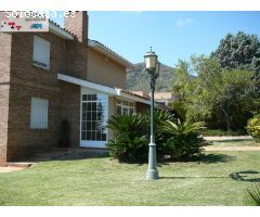 IMPRESIONANTE CHALET EN URBANIZACION LAS PALMAS - BENICASSIM