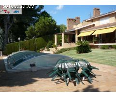 IMPRESIONANTE CHALET EN URBANIZACION LAS PALMAS - BENICASSIM
