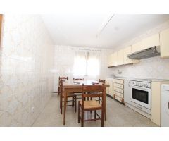 VENTA DE CASA EN ALERA, 4 HABITACIONES, SALÓN, COCINA Y BAÑO, PATIO Y COCINA CAMPERA