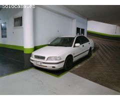 PLAZA DE GARAJE CON TRASTERO ANEJO:  COCHE MEDIANO -PEQUEÑO