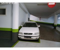 PLAZA DE GARAJE CON TRASTERO ANEJO:  COCHE MEDIANO -PEQUEÑO