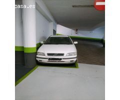 PLAZA DE GARAJE CON TRASTERO ANEJO:  COCHE MEDIANO -PEQUEÑO