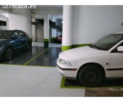 PLAZA DE GARAJE CON TRASTERO ANEJO:  COCHE MEDIANO -PEQUEÑO