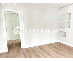 Piso en Venta en Valencia de las Torres, Valencia