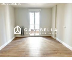 Piso en Venta en Valencia de las Torres, Valencia